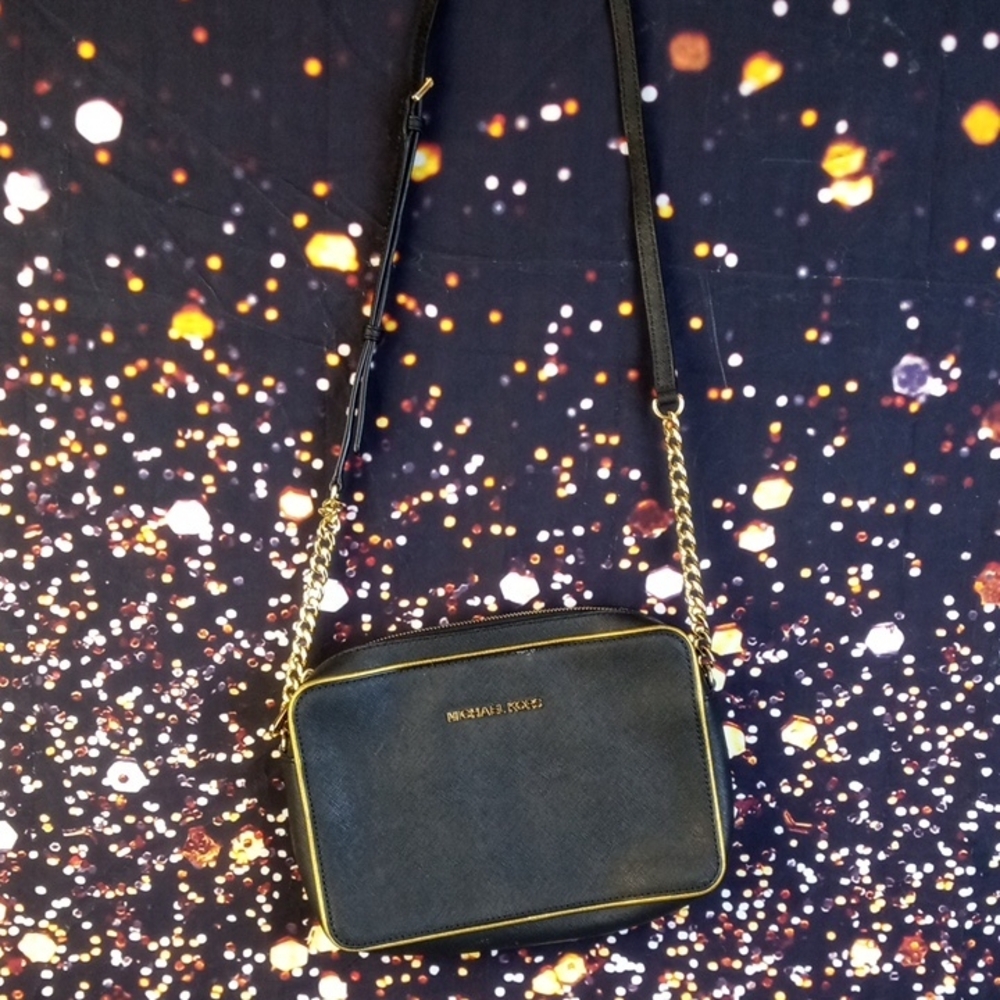 👜 🍒 Michael Kors Black Crossbody Bag